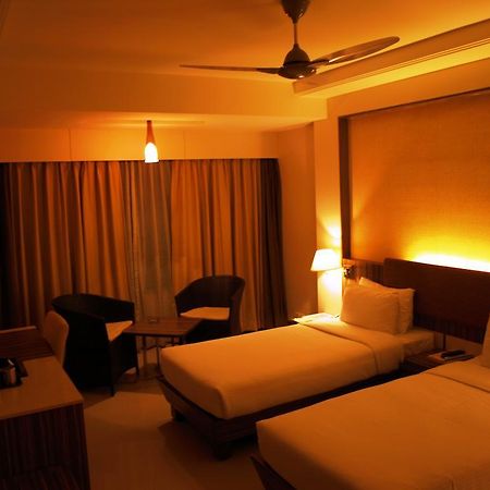 Kapila Business Hotel Пуна Экстерьер фото