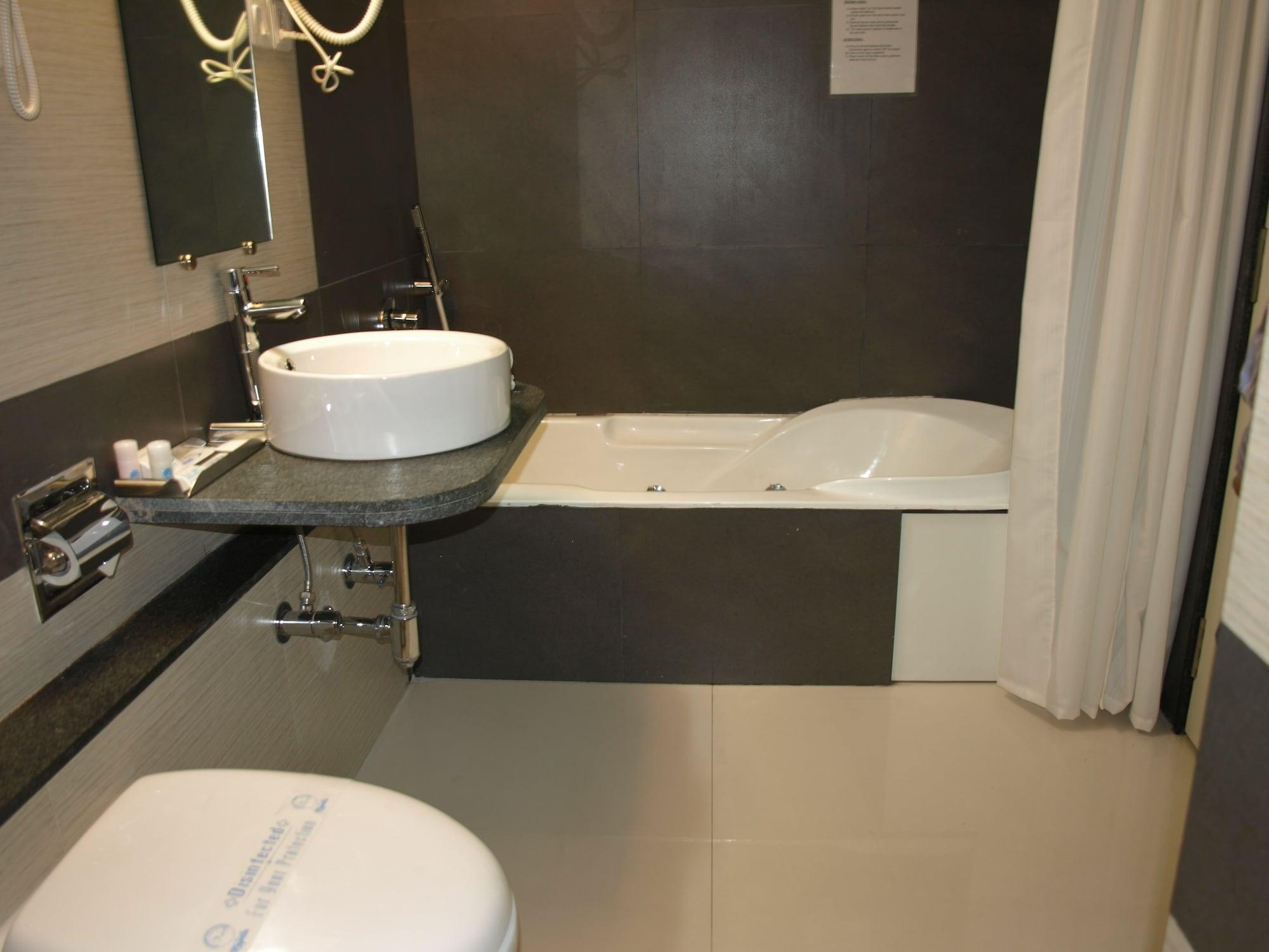 Kapila Business Hotel Пуна Экстерьер фото