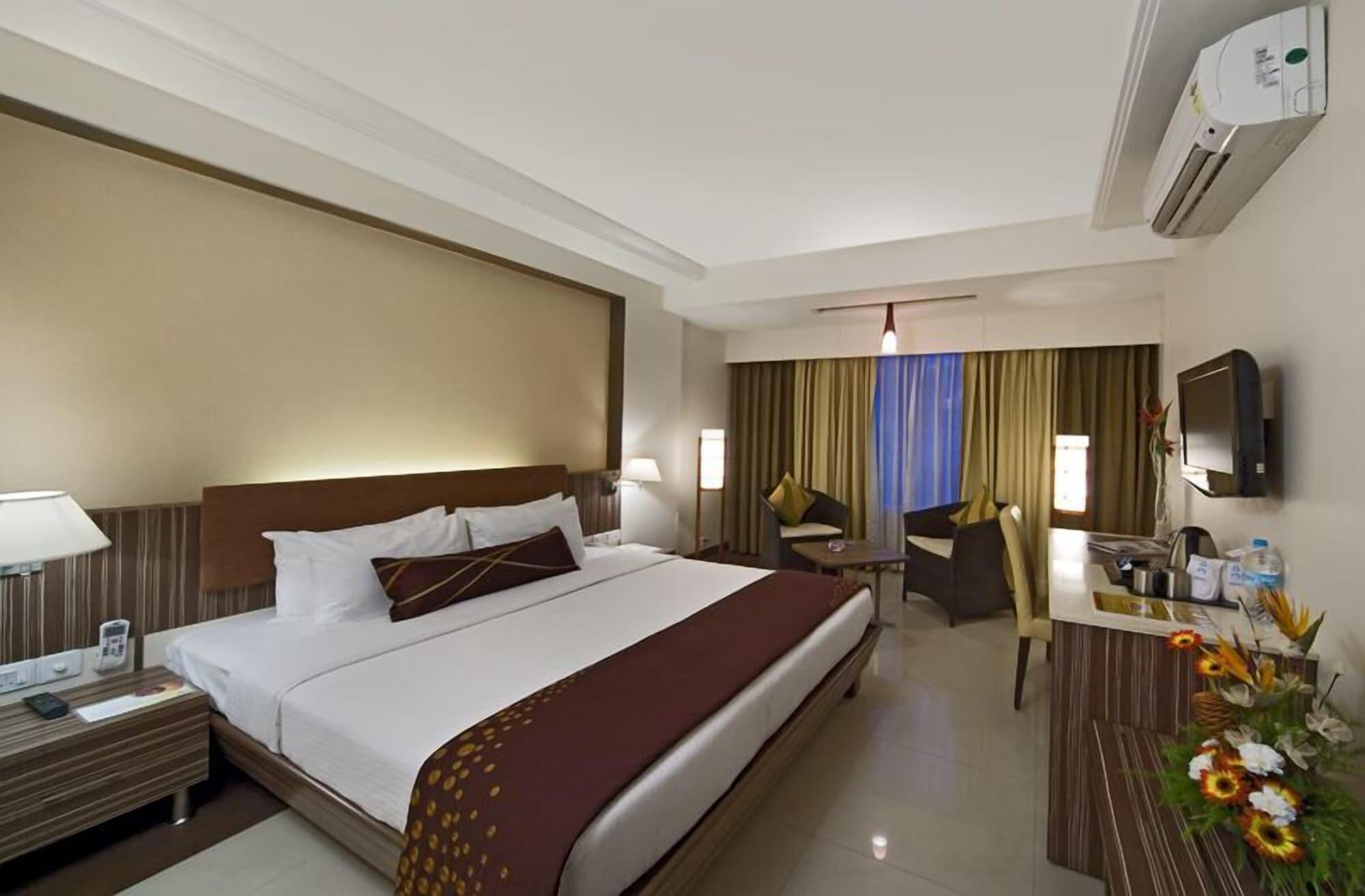Kapila Business Hotel Пуна Экстерьер фото
