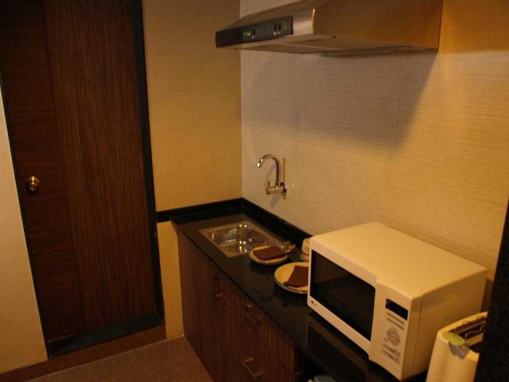Kapila Business Hotel Пуна Экстерьер фото