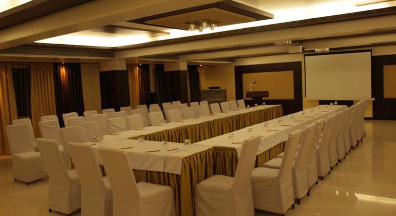 Kapila Business Hotel Пуна Экстерьер фото
