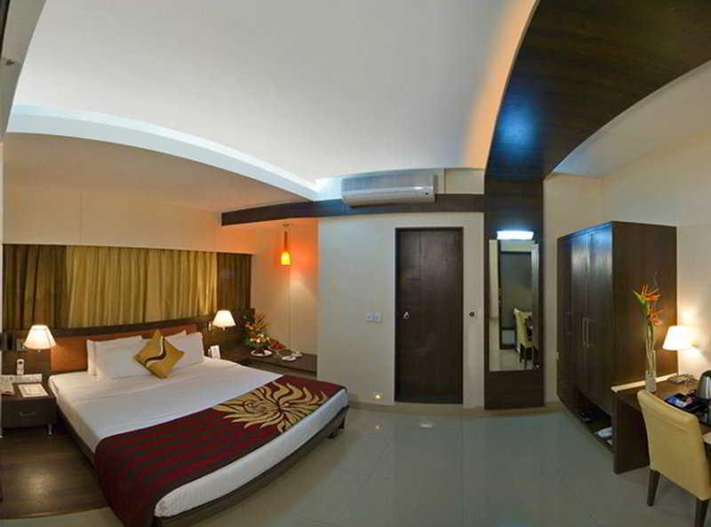 Kapila Business Hotel Пуна Экстерьер фото