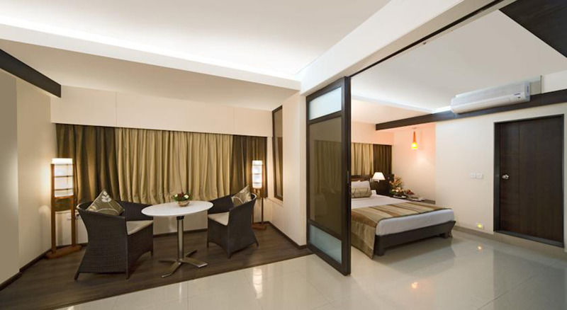 Kapila Business Hotel Пуна Экстерьер фото