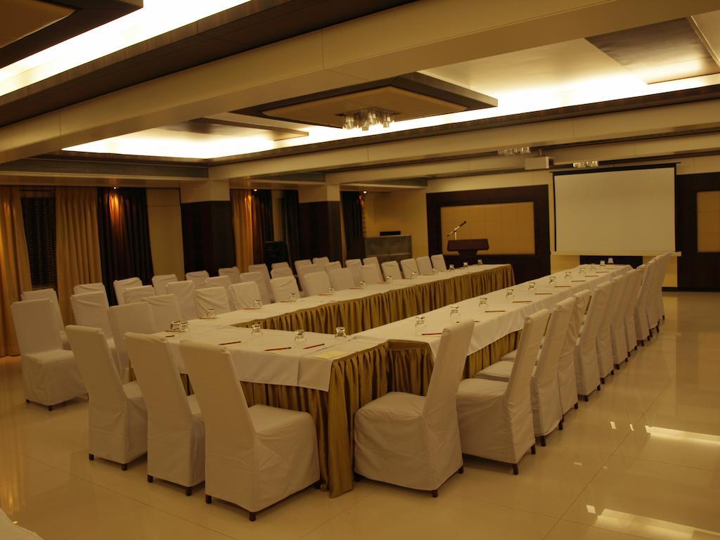 Kapila Business Hotel Пуна Экстерьер фото