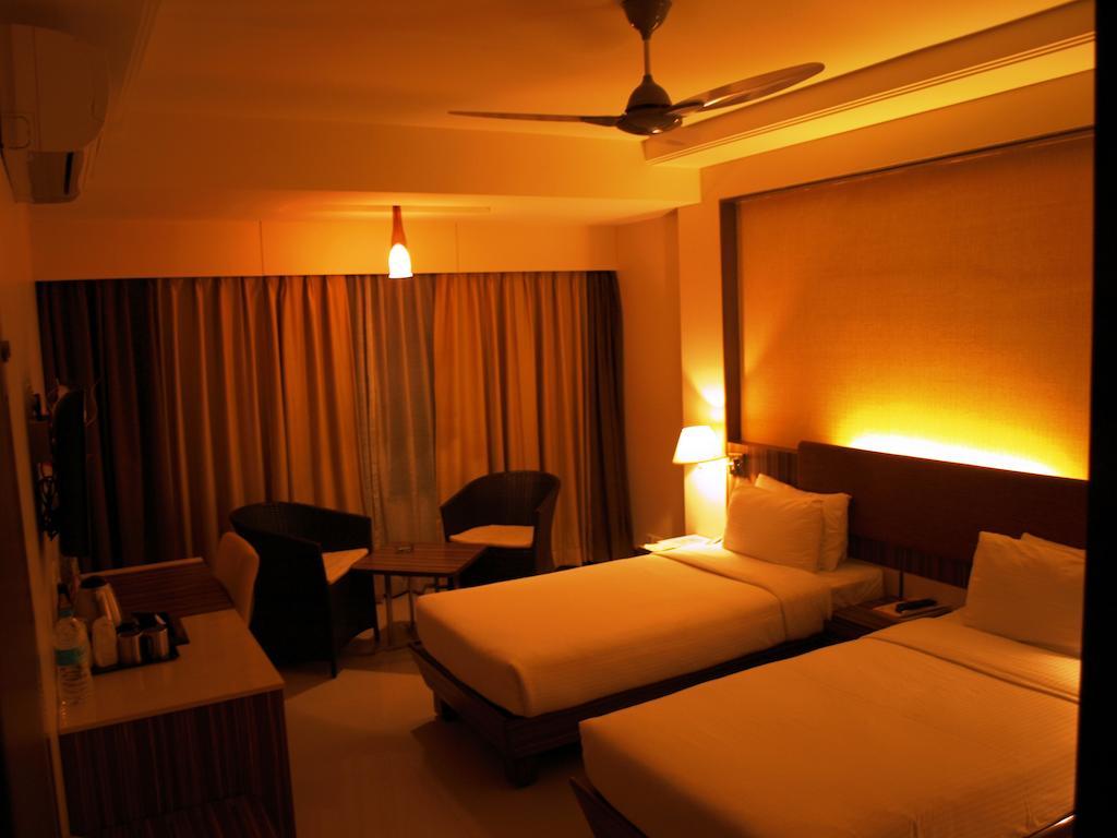 Kapila Business Hotel Пуна Экстерьер фото