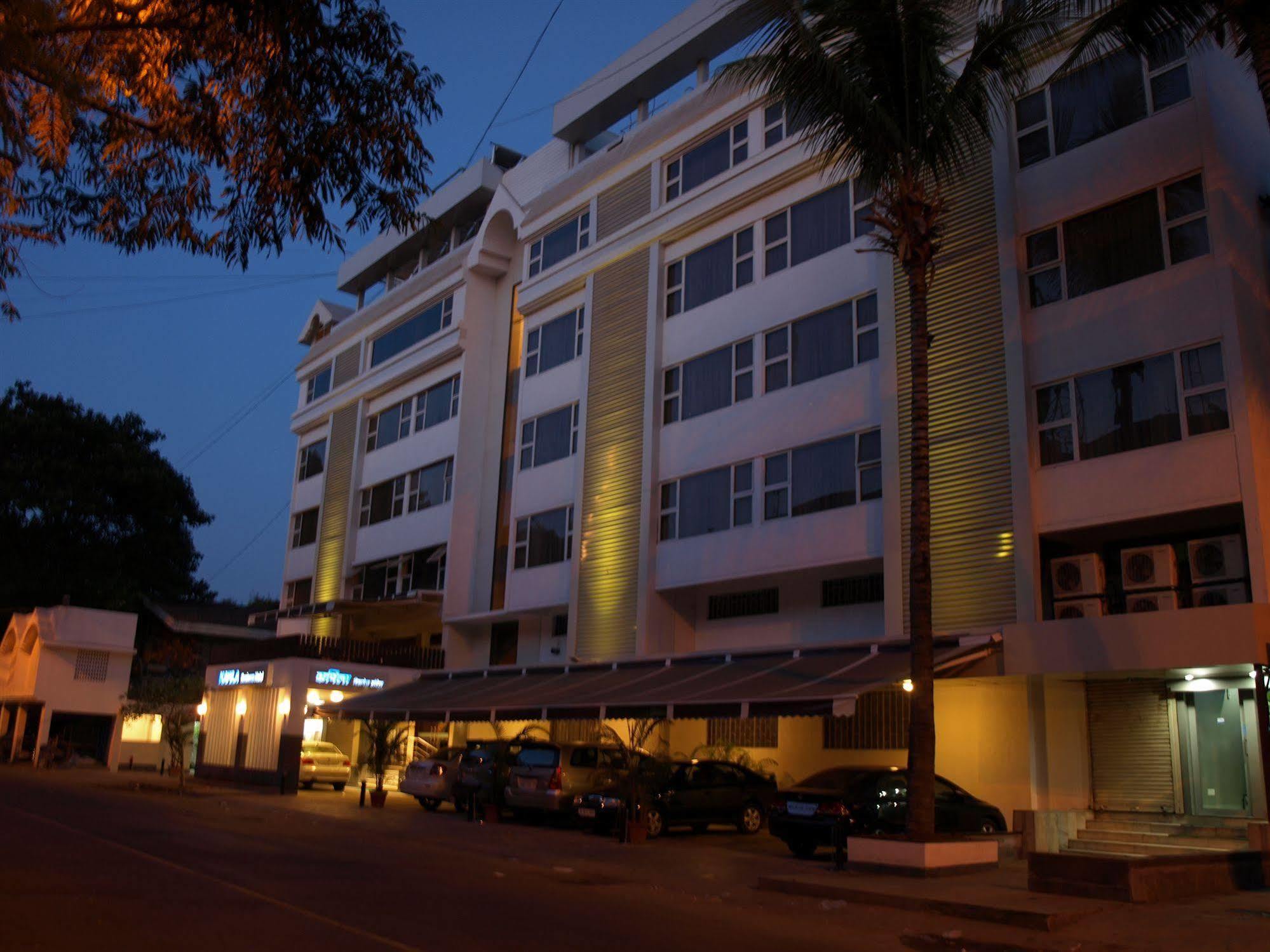 Kapila Business Hotel Пуна Экстерьер фото