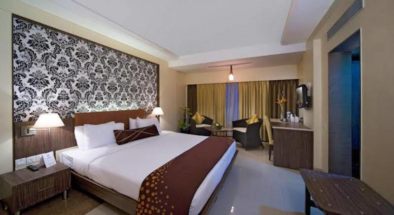Kapila Business Hotel Пуна Экстерьер фото